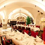 Golden Tulip Hotel 's-Hertogenbosch (Den Bosch)