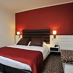Golden Tulip 4*