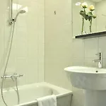 Hotel Golden Tulip 4*