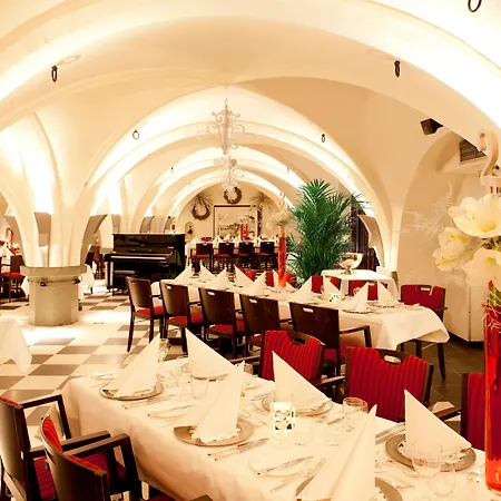 Golden Tulip Отель Ден Бош