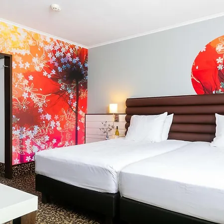 Hotel Golden Tulip 4*