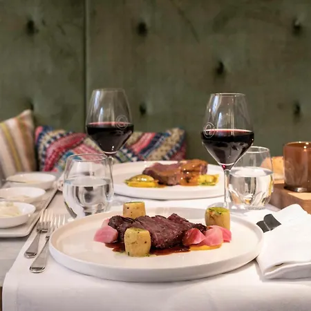 Отель Golden Tulip 4*
