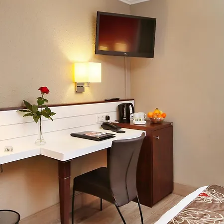 Golden Tulip Hotel