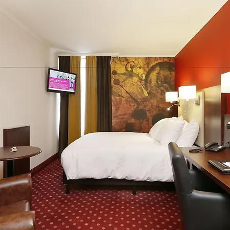 Golden Tulip Hotel 4*