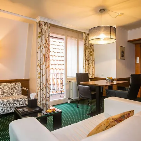 Golden Tulip فندق